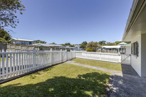 Photo of property in 2/5a Tahurangi Place, Spotswood, New Plymouth, 4310