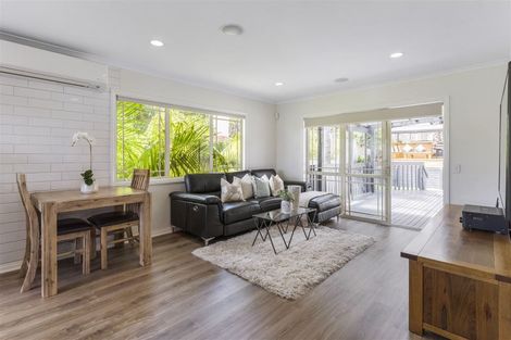 Photo of property in 24 Santa Ana Drive, Dannemora, Auckland, 2016