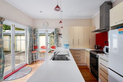 Photo of property in 151 Carlyle Street, Napier South, Napier, 4110