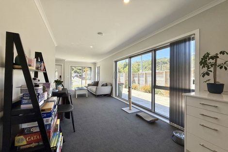 Photo of property in 4b Horoeka Street, Stokes Valley, Lower Hutt, 5019