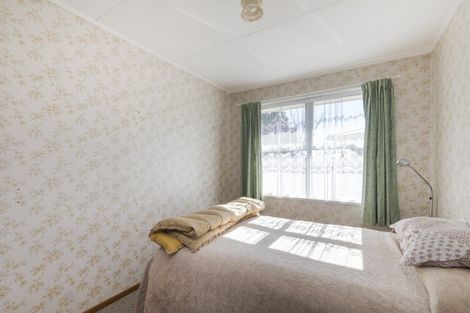 Photo of property in 33 Tararua Terrace, Cloverlea, Palmerston North, 4412