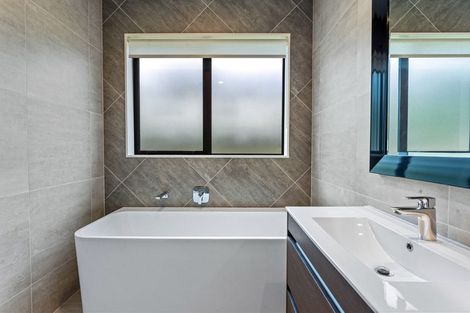 Photo of property in 63 Symes Drive, Red Beach, 0932