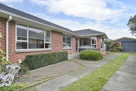 Photo of property in 57 Liverton Crescent, Bishopdale, Christchurch, 8053