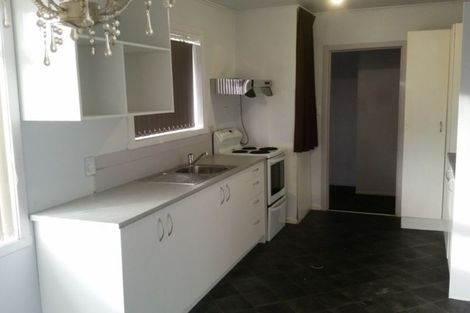 Photo of property in 61 Plumley Crescent, Mangere, Auckland, 2022