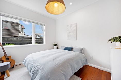 Photo of property in 39 Tuatoru Street, Eastbourne, Lower Hutt, 5013