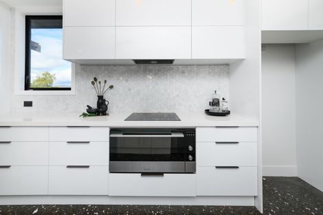 Photo of property in 2 Waimarama Court, Roslyn, Palmerston North, 4414