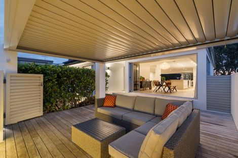 Photo of property in 194 Oceanbeach Road, Mount Maunganui, 3116