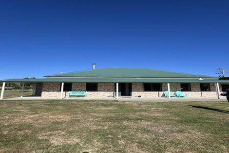 Photo of property in 8 Brandon Hall Road, Bulls, 4894