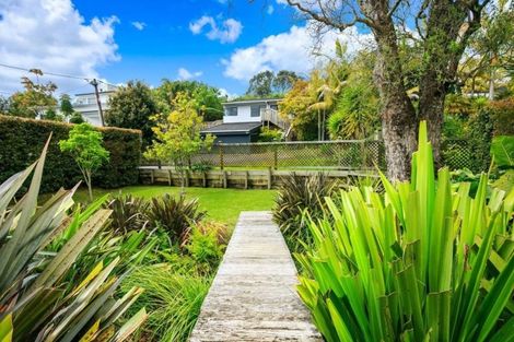 Photo of property in 72 Matipo Road, Mairangi Bay, Auckland, 0630