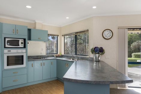 Photo of property in 27 Lysaght Place, Welcome Bay, Tauranga, 3112