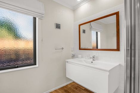 Photo of property in 16 Saint Kilda Place, Papamoa Beach, Papamoa, 3118