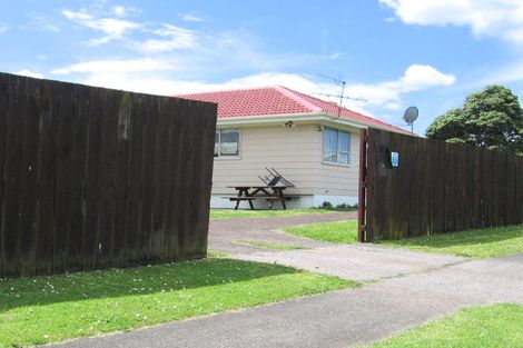 Photo of property in 32 Caringbah Drive, Papatoetoe, Auckland, 2025