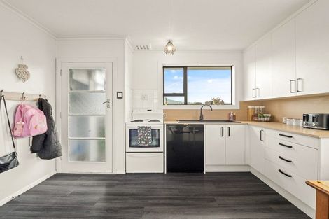 Photo of property in 51 Brighton Road, Green Island, Dunedin, 9018