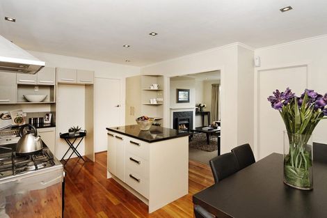 Photo of property in 17 Sheridan Drive, New Lynn, Auckland, 0600