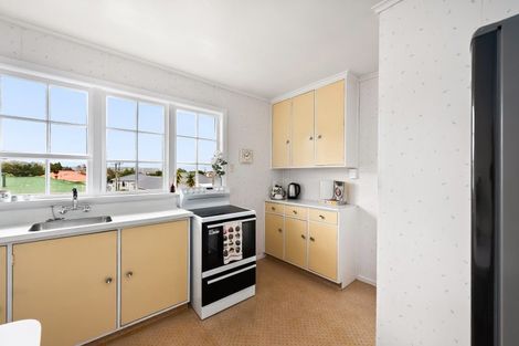 Photo of property in 1/95 Whites Line East, Waiwhetu, Lower Hutt, 5010