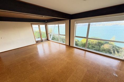 Photo of property in 28 Napier Street, Karaka Bays, Wellington, 6022