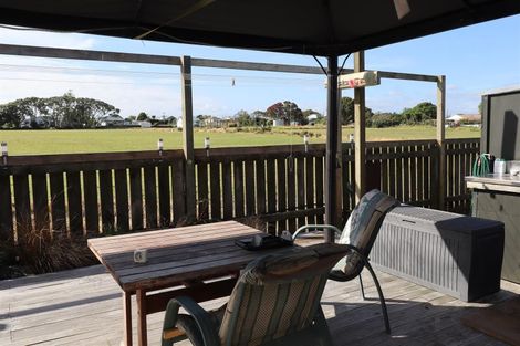 Photo of property in 11 West Coast Road, Te Kopuru, 0391