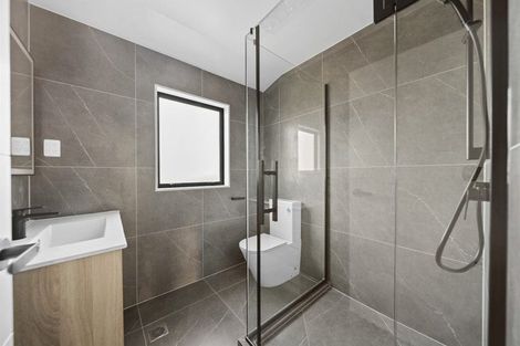 Photo of property in 1/17 Sunnyfield Crescent, Glenfield, Auckland, 0629