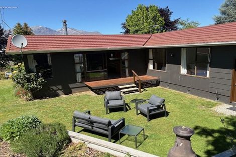 Photo of property in 16 Argyle Place, Arrowtown, 9302