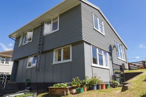 Photo of property in 165 Castor Crescent, Cannons Creek, Porirua, 5024