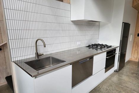 Photo of property in 16 Peace Avenue, Moturoa, New Plymouth, 4310