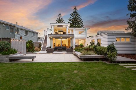 Photo of property in 185 Breaker Bay Road, Breaker Bay, Wellington, 6022