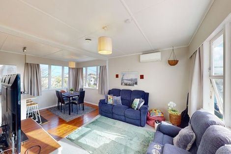 Photo of property in 12 Baylands Drive, Newlands, Wellington, 6037
