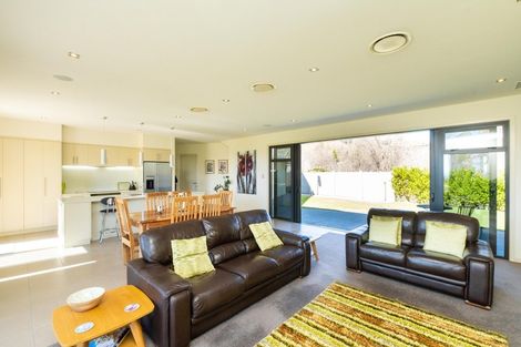 Photo of property in 44 Tauroa Valley Road, Havelock North, 4130