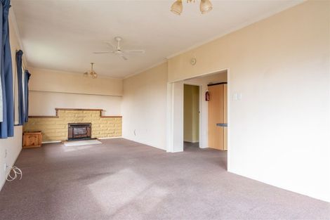 Photo of property in 60 Timaru Road, Waimate, 7924