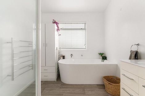 Photo of property in 1188b Papamoa Beach Road, Papamoa Beach, Papamoa, 3118