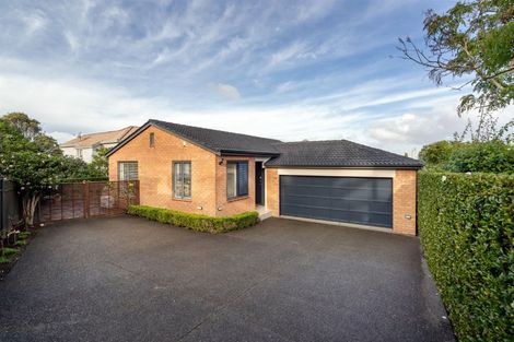 Photo of property in 2/4 Argyle Terrace, Milford, Auckland, 0620