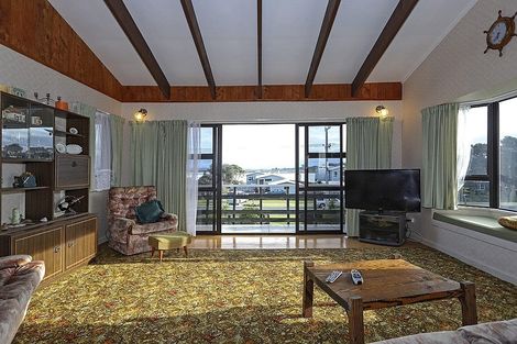 Photo of property in 667 Pukehina Parade, Pukehina, Te Puke, 3189