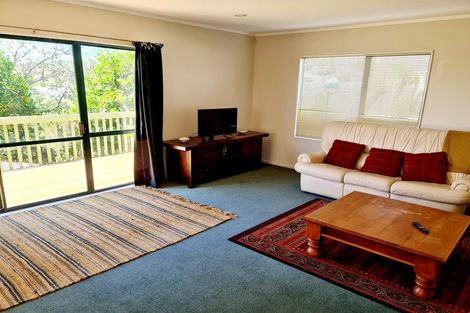 Photo of property in 8 Trig Hill Terrace, Waikanae Beach, Waikanae, 5036