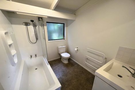 Photo of property in 1/537 Glenfield Road, Glenfield, Auckland, 0629