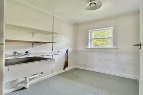 Photo of property in 6 Reid Road, Wainuiomata, Lower Hutt, 5014