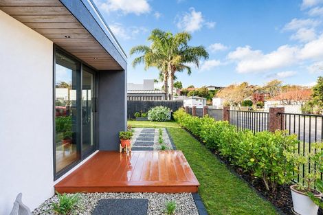 Photo of property in 4/64 Banbury Crescent, Fairfield, Hamilton, 3214