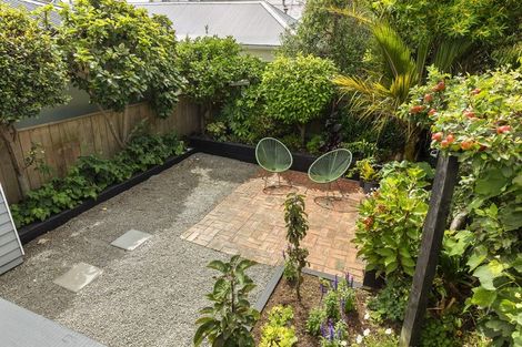 Photo of property in 215 Rintoul Street, Berhampore, Wellington, 6023