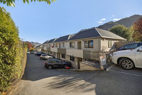 Photo of property in 5/42 Hallenstein Street, Queenstown, 9300