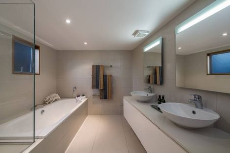 Photo of property in 11 Clifton Road, Browns Bay, Auckland, 0630