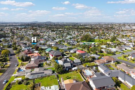 Photo of property in 5 Tanoa Place, Glendene, Auckland, 0602