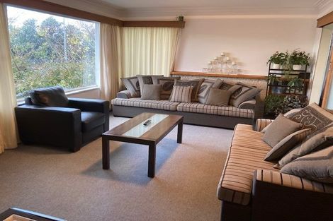 Photo of property in 552 East Coast Road, Windsor Park, Auckland, 0630