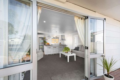 Photo of property in 28 Newton Place, Westbrook, Palmerston North, 4412