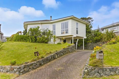 Photo of property in 9 Waiheke Street, Waikanae Beach, Waikanae, 5036