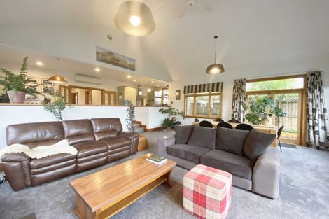 Photo of property in 91 Somerfield Street, Somerfield, Christchurch, 8024