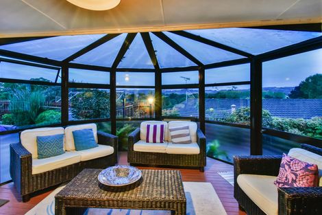 Photo of property in 9 Hazeldene Place, Opaheke, Papakura, 2113