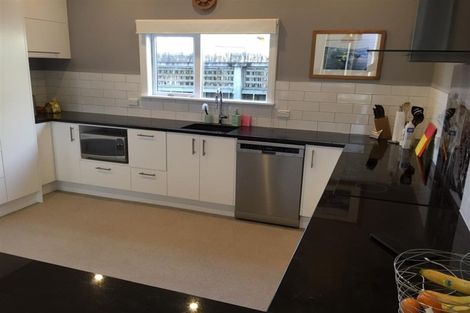 Photo of property in 203 Sutherland Road, Lyall Bay, Wellington, 6022