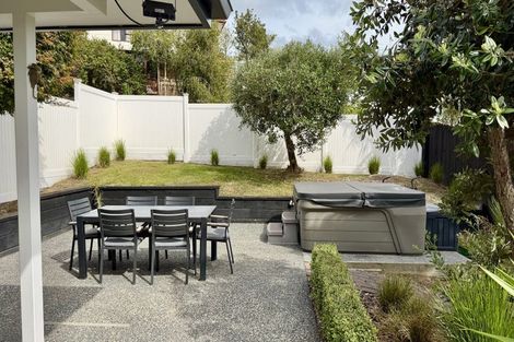 Photo of property in 42 Ravenstone Place, Chatswood, Auckland, 0626