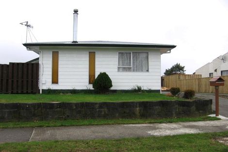 Photo of property in 3 Forbes Place, Kelvin Grove, Palmerston North, 4414
