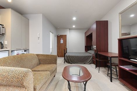 Photo of property in Atrium Apartments, 2h/154 The Terrace, Wellington Central, Wellington, 6011