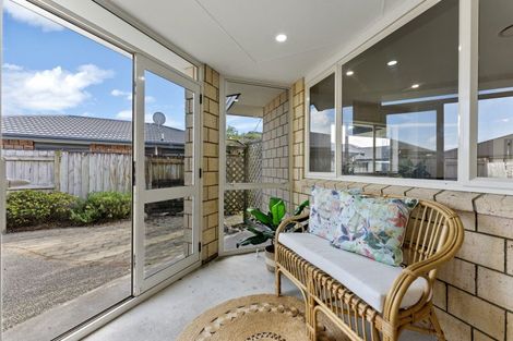 Photo of property in 6 Daniel Place, Kelvin Grove, Palmerston North, 4414